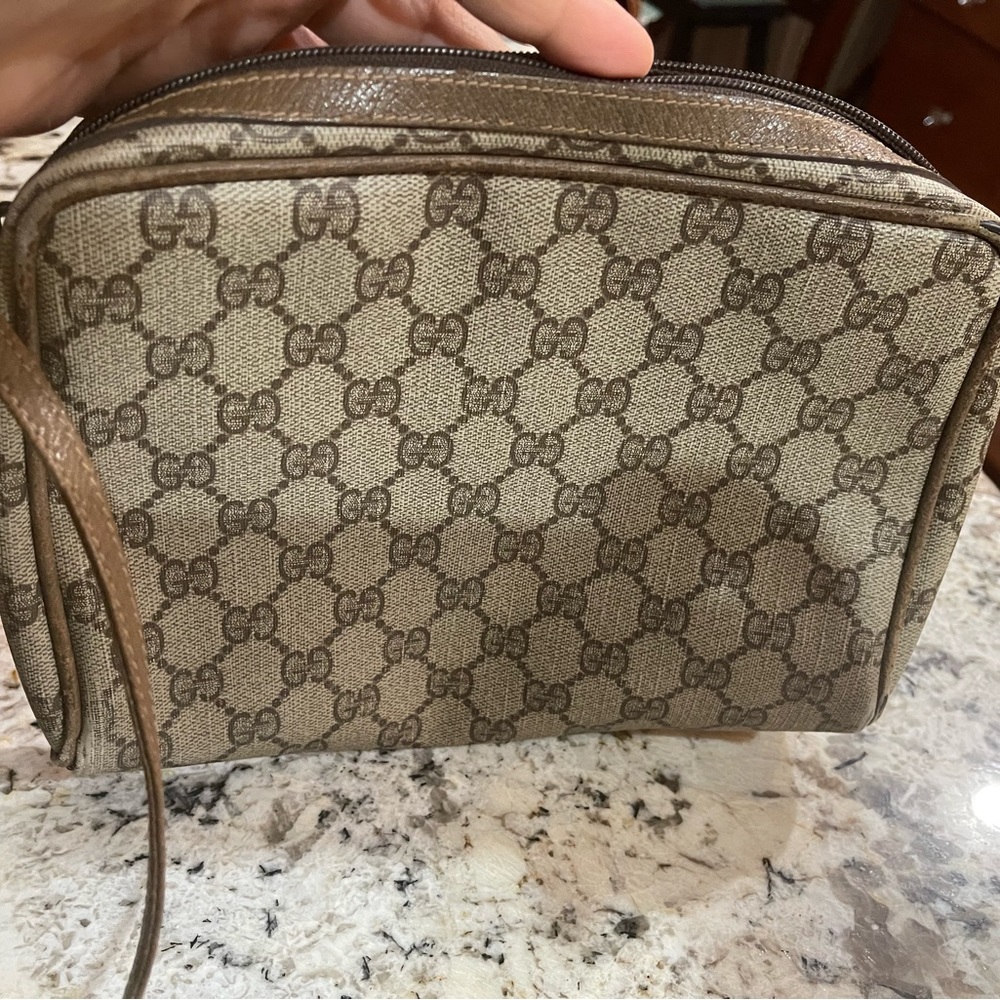 Vintage Authentic Gucci leather shoulder bag